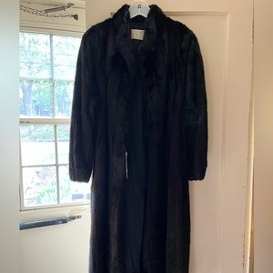 GORGEOUS- like new: Black Mink mid calf length fur coat